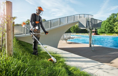 Аккумуляторный триммер STIHL FSA 90 set