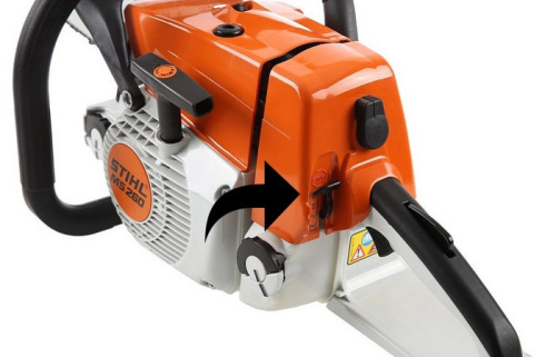 STIHL MS 260 - управление режимами работы двигателя посредством одного рычага