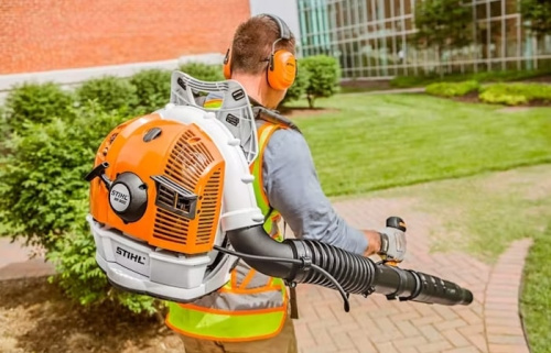 Ранцевая бензиновая воздуходувка STIHL BR 600