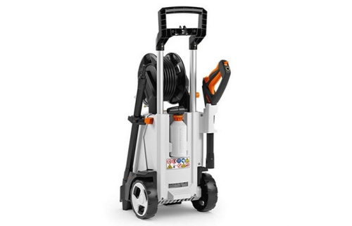 STIHL RE 130 PLUS - емкость для нанесения моющего средства в комплекте