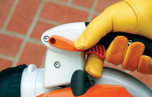 STIHL SH 86 - фиксируемый рычаг газа с кнопкой остановки