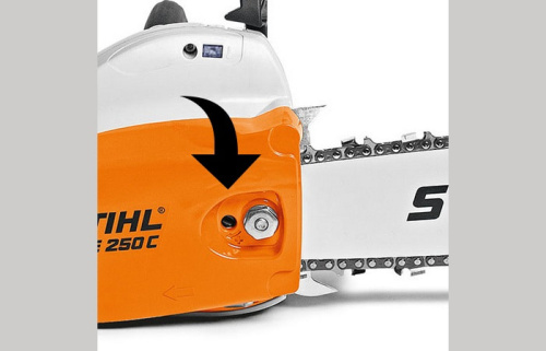 STIHL MSE 250 C - боковое расположение винта натяжения цепи