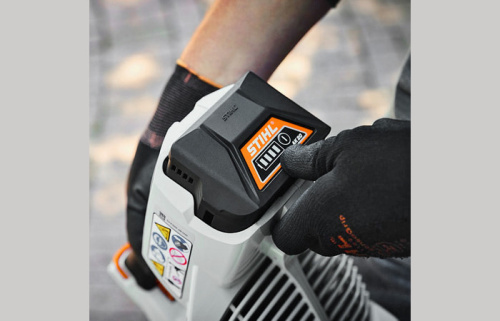 STIHL MSA 120 C - промежуточная фиксация аккумулятора